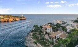 Unique villa with views of the port of Portocolom