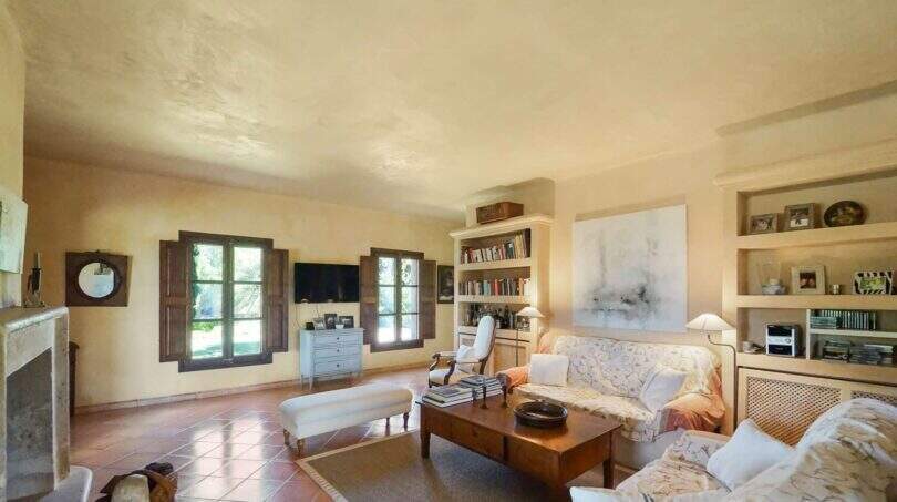 breite Saal mit Kamin Luxusimmobilien felanitx