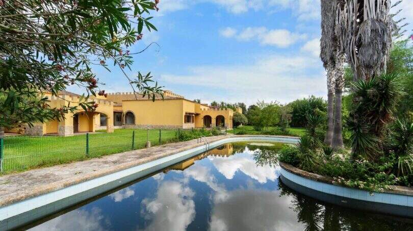 Grosse Pool Luxusimmobilien