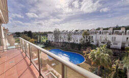 Dachgeschosswohnung mit 2 Terrassen, 2 Parkplätzen und Gemeinschaftspool in Palma – Son Rapinya