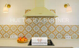 Beachfront dream apartment with sea views