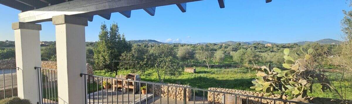 Bild zum Objekt: 15.000m² Finca mit 4 Zimmern, 2 Bädern und Pool zu mieten