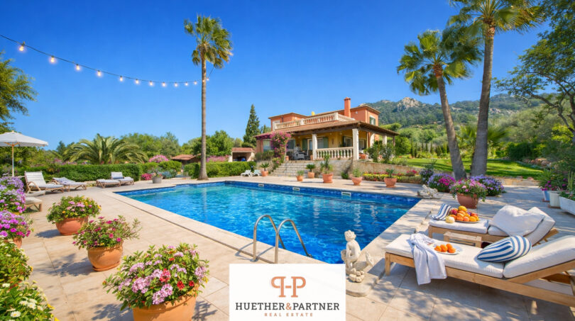 Luxuriöse Villa mit Pool im Garten (1)