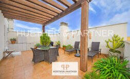 Exclusivo ático con azotea y vistas al mar