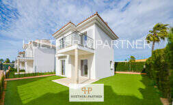 Modernes Neubauhaus mit Dachterrasse – Komfort und stilvolles Wohnen auf zwei Ebenen