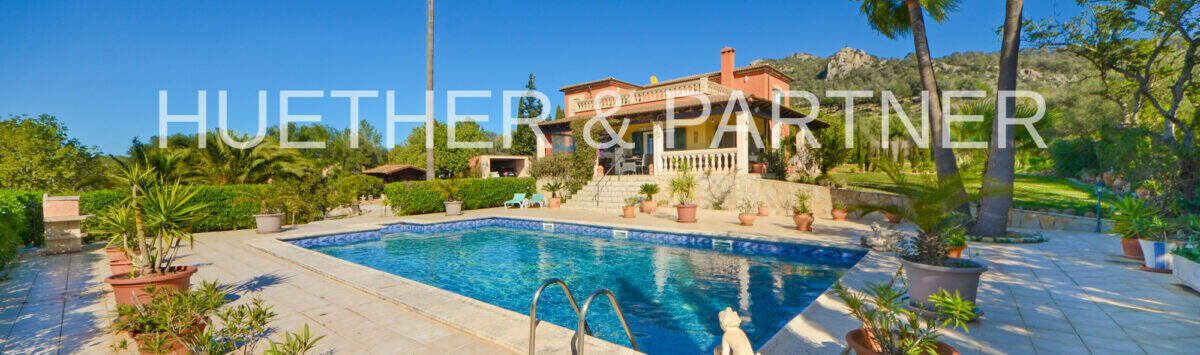 View of the property: Finca with 4 bedrooms, 2 bathrooms, terraces and pool for sale
