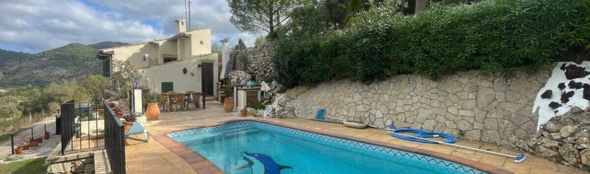 Bild zum Objekt: 100m² Haus mit 2 SZ, 2 Bädern und Pool zu kaufen