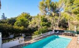 Exclusive chalet with privacy and versatile living concept