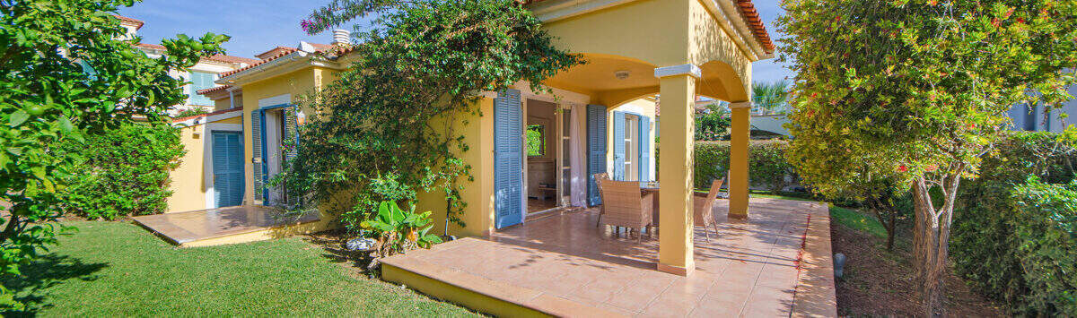 Bild zum Objekt: 96m² Chalet mit 3 Zimmern, 2 Bädern und Pool zu kaufen