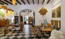 Casa de pueblo con tienda en el corazón de Felanitx