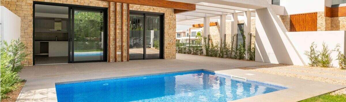 Bild zum Objekt: Neubau Villa mit Garten und Gemeinschaftspool zu kaufen