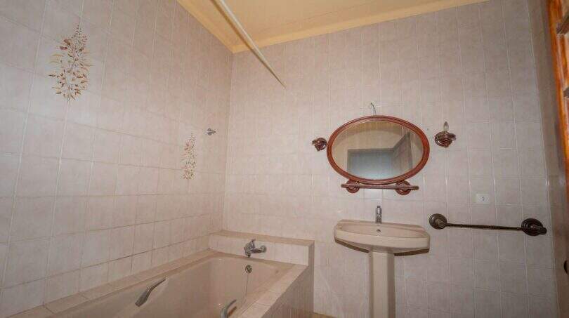 Adosado-con-proyecto-grande-propiedad-5