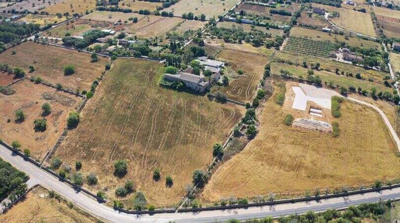 Grundstück mit Finca Campos