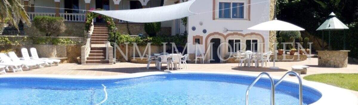 Bild zum Objekt: 450m² Haus mit 7 Zimmern, 4 Bädern und Pool zu mieten