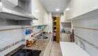 Kuche mit Vorradsraum