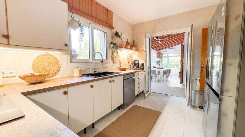 Chalet Pool Gästehaus strandnah mediterran