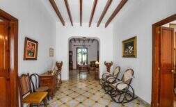 Exklusives Stadthaus im Zentrum von Cas Concos