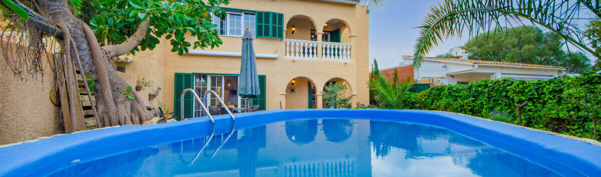 Bild zum Objekt: 267m² DHH mit 2 SZ, 2 Bädern, Pool und V.-Lizenz zu kaufen