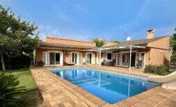 Exklusives Einfamilienhaus – Wohnen mit Stil und Privatsphäre