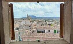 Historic town palace with spectacular panoramic views over Montuïri
