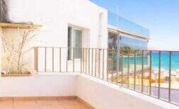 ¡Exclusivamente con nosotros! Experiencia de vida en una hermosa ubicación costera con vistas al mar.