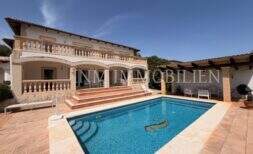 Chalet mit Pool und Teilmeerblick in Vallgornera zur Miete