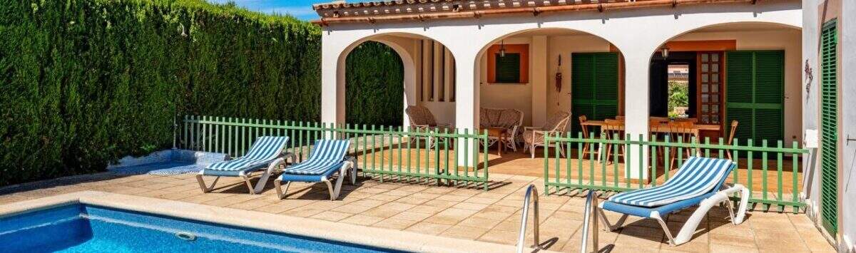 View of the property: 175m² detached house with 4 bedrooms, 3 bathrooms and pool for sale