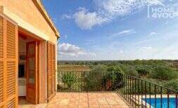 Preissensation: Finca in Ortsnähe, 327m², 2 SZ, 2 Bäder, Pool, Terrassen, Außenküche, Garage, Solar