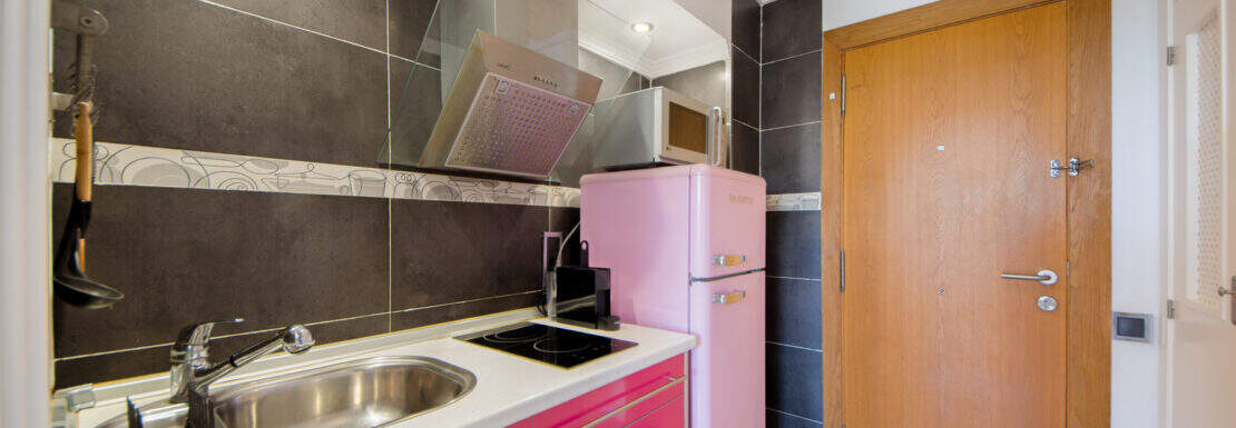 Entrance/kitchen