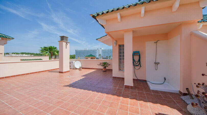 Roof terrace