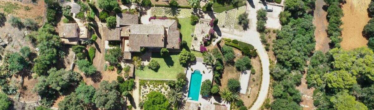 Bild zum Objekt: 25.900m² Finca mit 2 Gästehäusern, Garage und Pool zu kaufen
