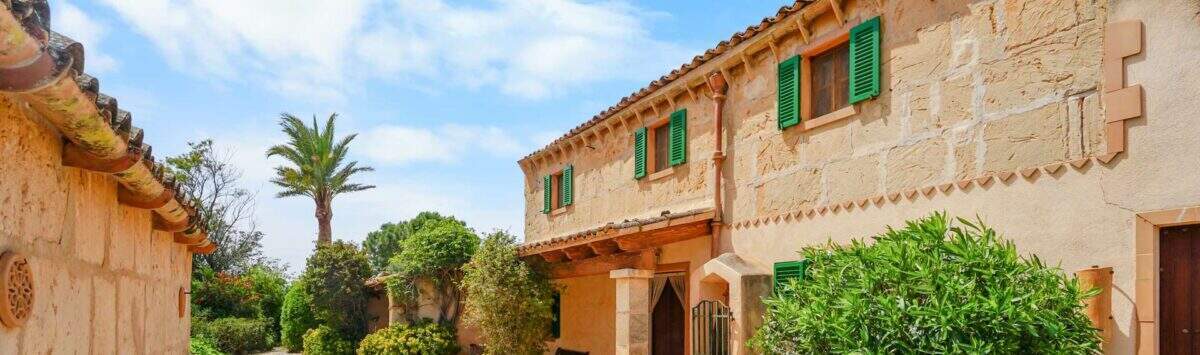 Bild zum Objekt: Finca mit 7 SZ, 6 Bädern, Pool und 2 Gästehäusern zu kaufen