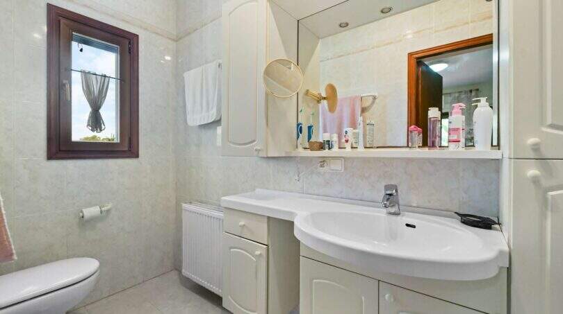 Villa-with-pool-and-apartment-Cala-Murada-23