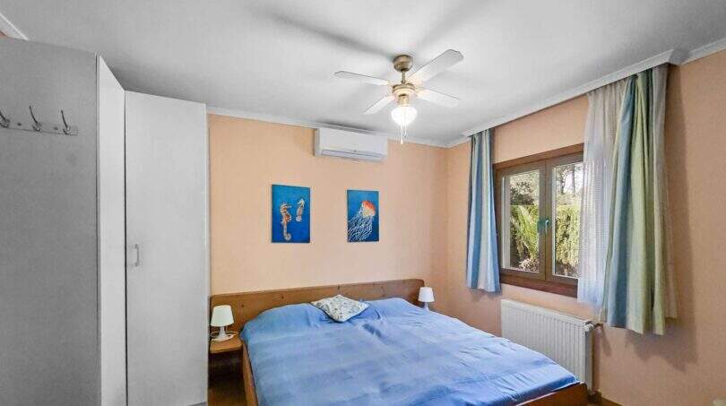 Villa-with-pool-and-apartment-Cala-Murada-3