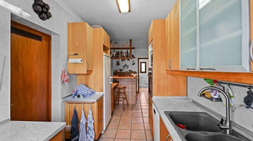 Villa-with-pool-and-apartment-Cala-Murada-16
