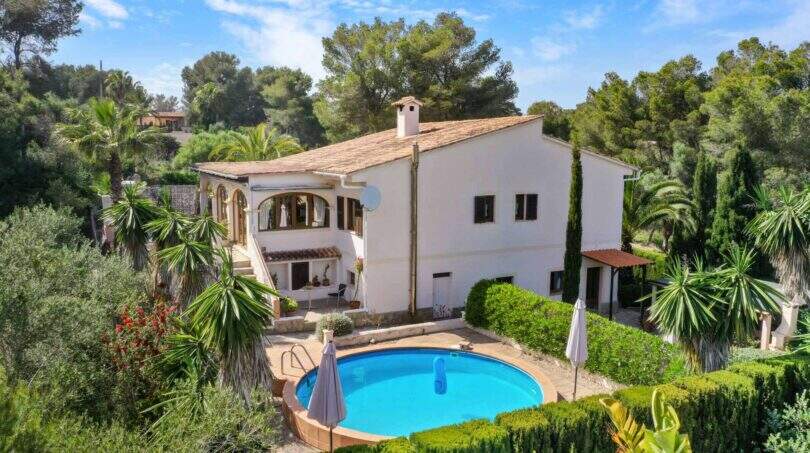 Villa-with-pool-and-apartment-Cala-Murada-35