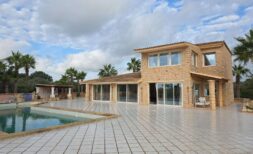 Fantastic property near the sea