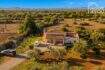 Finca de 4.087m² con 3 dormitorios, baño y terrazas en venta