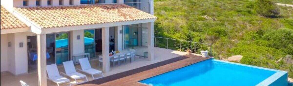 Property listing: 274-square-meter villa with 5 bedrooms, 3 bathrooms, and ocean views for sale