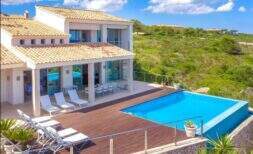 Luxusvilla in erster Meereslinie mit ETV-Lizenz und spektakulärem Meerblick in Cala Magrana – Mallorca