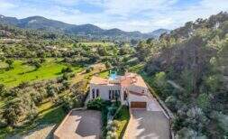 Exclusive, self-sufficient luxury new-build finca in Cas Concos