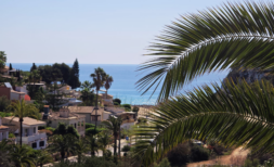 Mediterranes Haus mit Pool und Meerzugang