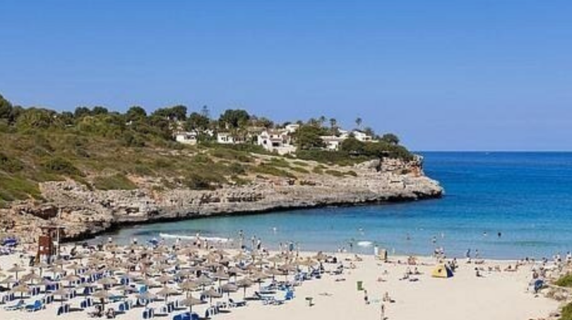 Cala Mandia beach