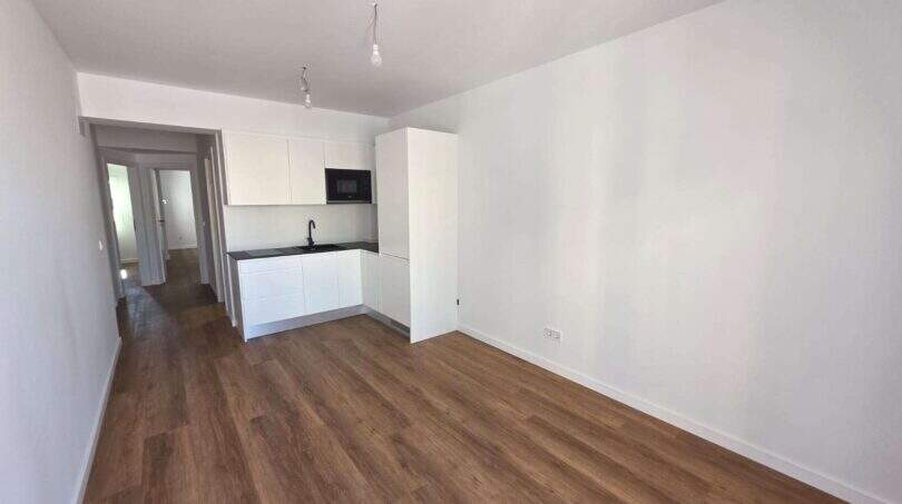 Wohnzimmer mit offner Küche_