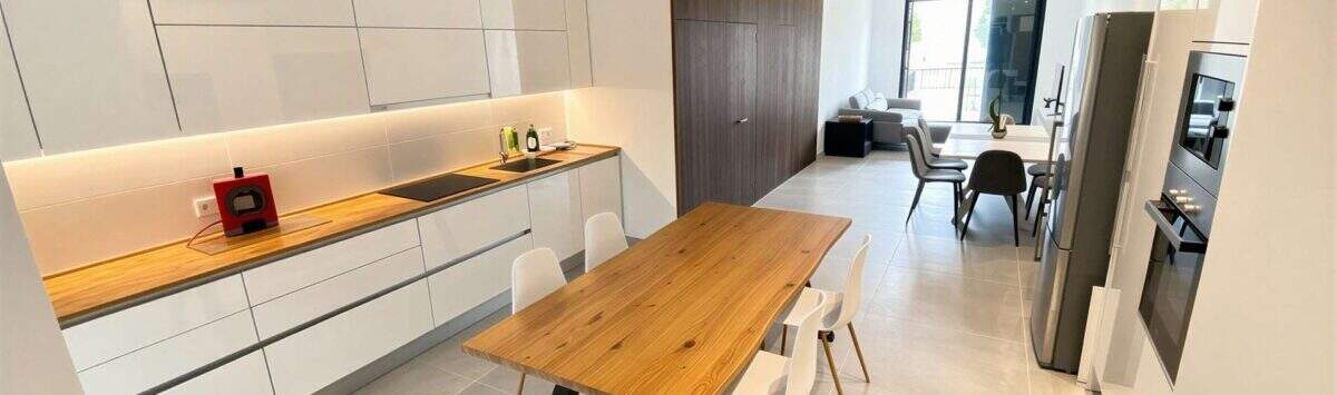 Bild zum Objekt: 180m² Maisonette mit 3 Zimmern, 2 Bädern und Pool zu kaufen