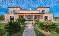 Mediterranean retreat with ETV license, guest house and spectacular sea views
