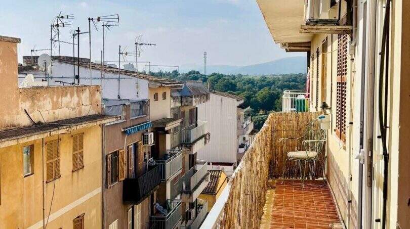Balkon mit Bergblick