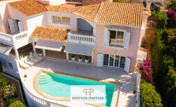 Luxusvilla in Camp de Mar mit Meerblick in Strandlage