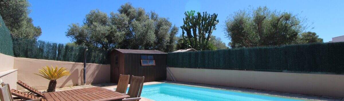 Bild zum Objekt: 150m² Chalet mit 4 Zimmern, Pool und Dachterrasse zu kaufen