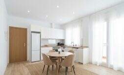 Light-flooded penthouse with modern elegance and sweeping views over the city